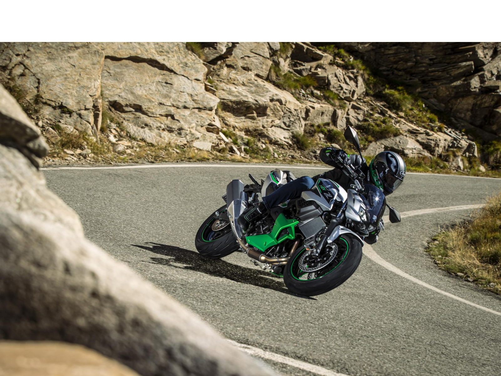 Мотоцикл KAWASAKI Z7 Hybrid (Metallic Bright Silver / Metallic Matte Lime Green / Ebony) 2025